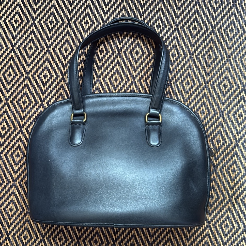 Vintage Coach Pelham Zip 9958 black with brass dome bowler USA